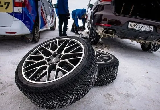 Continental на льду озера Байкал. 18 РЕКОРДОВ СКОРОСТИ НА ЛЬДУ БАЙКАЛА ОТ CONTINENTAL.